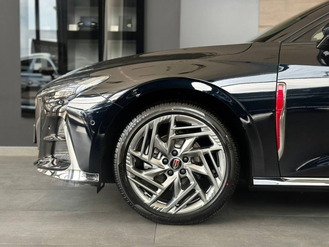 Hongqi H6 Делюкс (Deluxe) Hongqi H6 Делюкс (Deluxe)