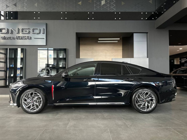 Hongqi H6 Делюкс (Deluxe) Hongqi H6 Делюкс (Deluxe)