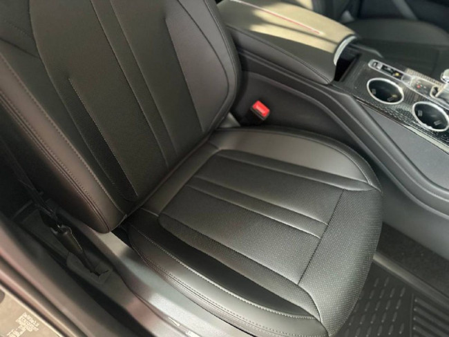 Hongqi HS3 Комфорт (Comfort) Hongqi HS3 Комфорт (Comfort)
